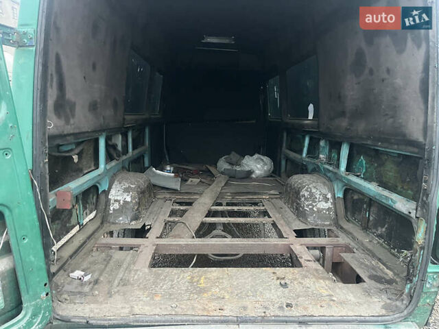 Зеленый Мерседес Sprinter, объемом двигателя 2.15 л и пробегом 480 тыс. км за 3999 $, фото 8 на Automoto.ua