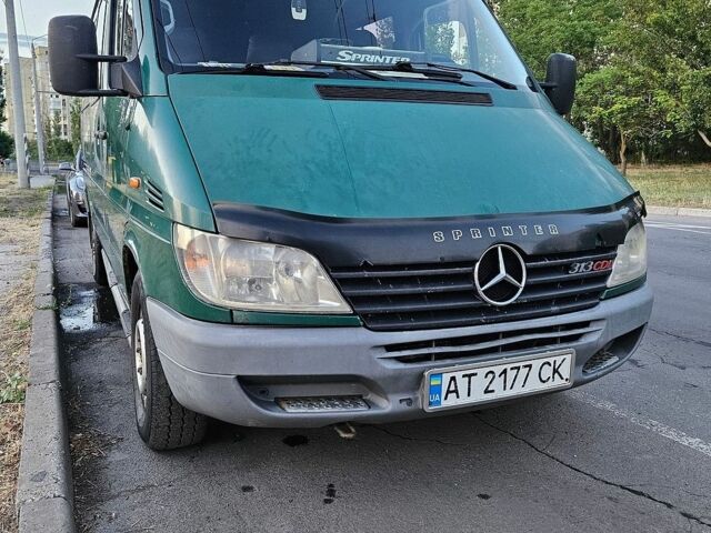 Зелений Мерседес Sprinter, об'ємом двигуна 2.15 л та пробігом 775 тис. км за 6300 $, фото 2 на Automoto.ua