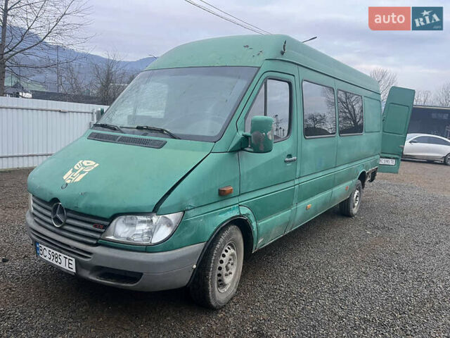 Зеленый Мерседес Sprinter, объемом двигателя 2.15 л и пробегом 480 тыс. км за 3999 $, фото 6 на Automoto.ua