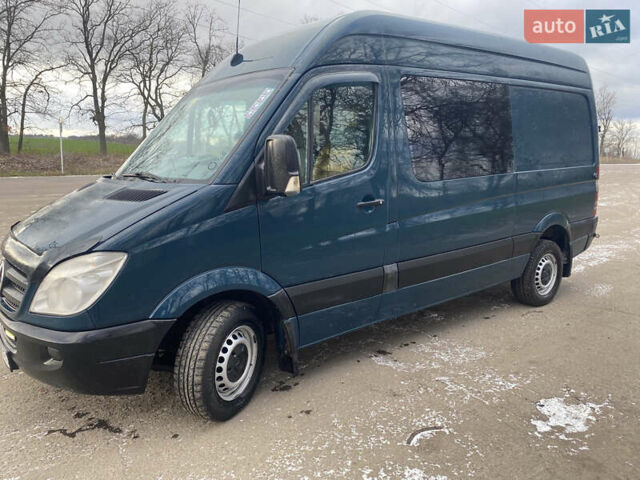 Зеленый Мерседес Sprinter, объемом двигателя 2.15 л и пробегом 17 тыс. км за 10000 $, фото 2 на Automoto.ua