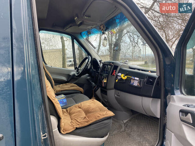 Зеленый Мерседес Sprinter, объемом двигателя 2.15 л и пробегом 17 тыс. км за 10000 $, фото 5 на Automoto.ua