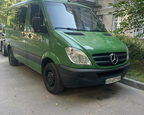 Зеленый Мерседес Sprinter, объемом двигателя 2.15 л и пробегом 420 тыс. км за 9300 $, фото 4 на Automoto.ua
