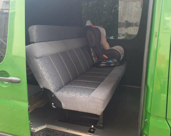 Зеленый Мерседес Sprinter, объемом двигателя 2.15 л и пробегом 420 тыс. км за 9300 $, фото 6 на Automoto.ua