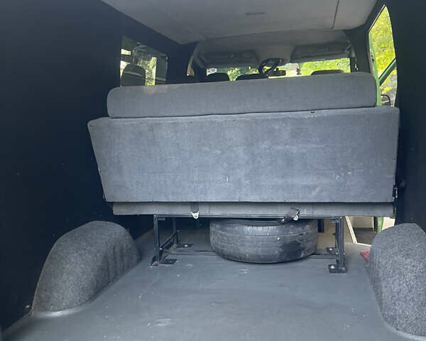 Зеленый Мерседес Sprinter, объемом двигателя 2.15 л и пробегом 420 тыс. км за 9300 $, фото 7 на Automoto.ua