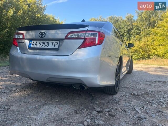 Зелений Мерседес Sprinter, об'ємом двигуна 3 л та пробігом 500 тис. км за 18900 $, фото 1 на Automoto.ua