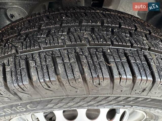 Зелений Мерседес Sprinter, об'ємом двигуна 2.2 л та пробігом 170 тис. км за 31999 $, фото 11 на Automoto.ua