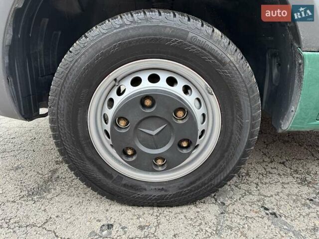 Зелений Мерседес Sprinter, об'ємом двигуна 2.2 л та пробігом 170 тис. км за 31999 $, фото 19 на Automoto.ua