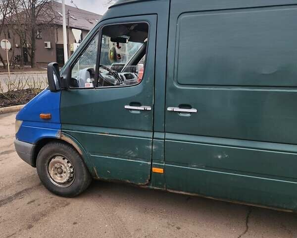 Мерседес Sprinter 2005 в Кривом Роге на Automoto.ua Зеленый Мерседес Sprinter, объемом двигателя 2.15 л и пробегом 1 тыс. км за 2600 $, фото 3 на Automoto.ua