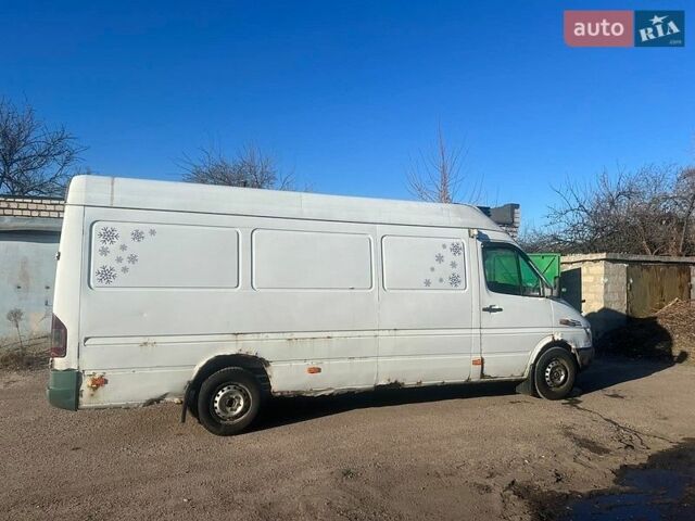 Зеленый Мерседес Sprinter, объемом двигателя 1.87 л и пробегом 731 тыс. км за 4700 $, фото 1 на Automoto.ua