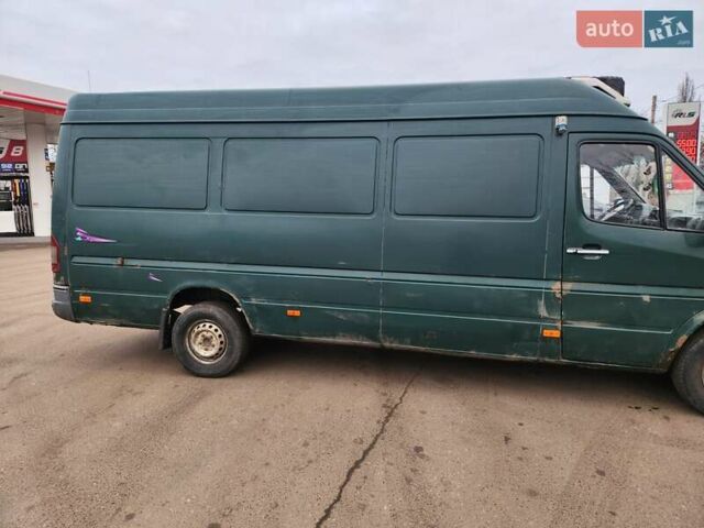 Мерседес Sprinter 2005 в Кривом Роге на Automoto.ua Зеленый Мерседес Sprinter, объемом двигателя 2.15 л и пробегом 1 тыс. км за 2600 $, фото 2 на Automoto.ua