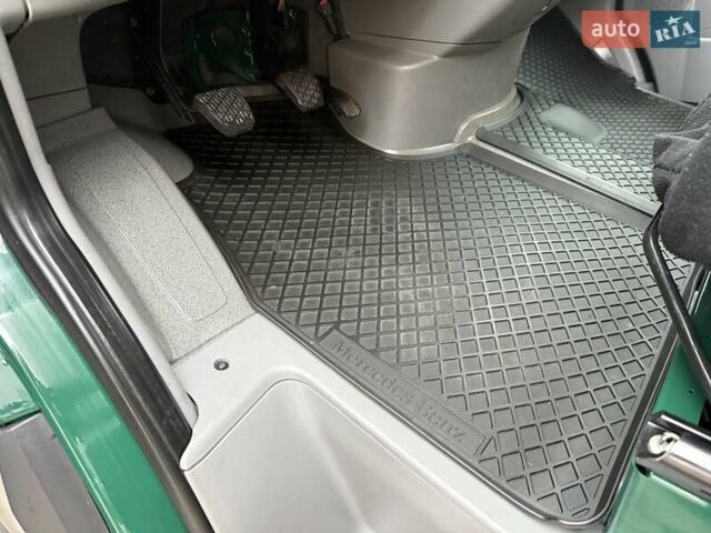 Зеленый Мерседес Sprinter, объемом двигателя 0 л и пробегом 165 тыс. км за 26750 $, фото 34 на Automoto.ua