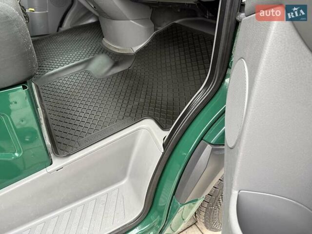 Зеленый Мерседес Sprinter, объемом двигателя 0 л и пробегом 165 тыс. км за 26750 $, фото 31 на Automoto.ua