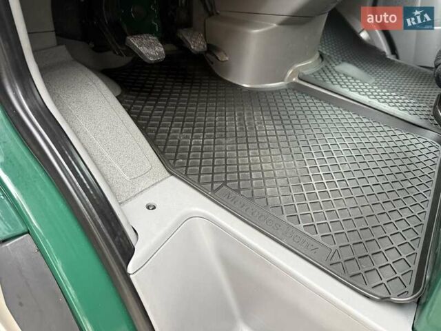 Зеленый Мерседес Sprinter, объемом двигателя 0 л и пробегом 165 тыс. км за 26750 $, фото 33 на Automoto.ua