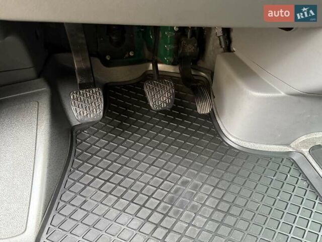 Зеленый Мерседес Sprinter, объемом двигателя 0 л и пробегом 165 тыс. км за 26750 $, фото 35 на Automoto.ua