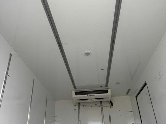 Зеленый Мерседес Sprinter, объемом двигателя 2.99 л и пробегом 148 тыс. км за 49500 $, фото 26 на Automoto.ua
