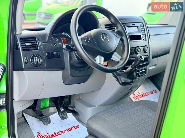 Зелений Мерседес Sprinter, об'ємом двигуна 2.1 л та пробігом 365 тис. км за 24900 $, фото 22 на Automoto.ua