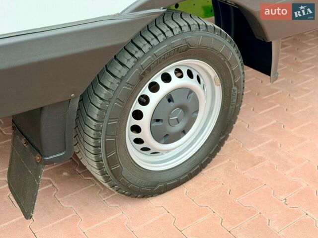 Зеленый Мерседес Sprinter, объемом двигателя 2.1 л и пробегом 278 тыс. км за 24500 $, фото 8 на Automoto.ua