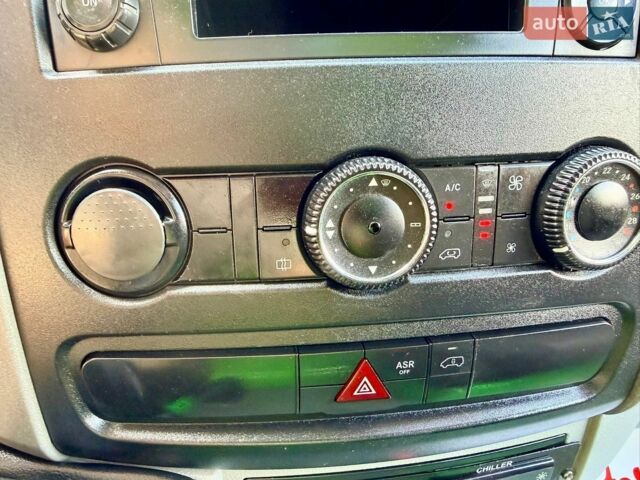 Зелений Мерседес Sprinter, об'ємом двигуна 2.1 л та пробігом 280 тис. км за 24900 $, фото 23 на Automoto.ua