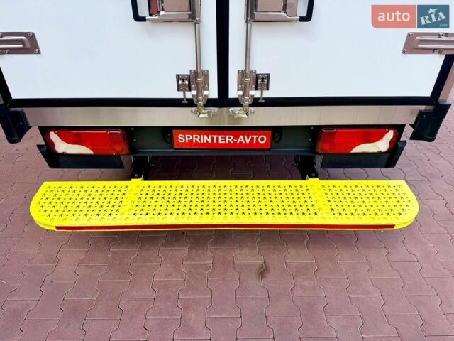 Зелений Мерседес Sprinter, об'ємом двигуна 2.1 л та пробігом 280 тис. км за 24900 $, фото 13 на Automoto.ua