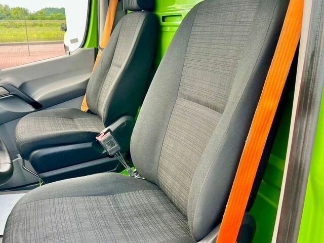 Зелений Мерседес Sprinter, об'ємом двигуна 2.1 л та пробігом 309 тис. км за 24900 $, фото 18 на Automoto.ua