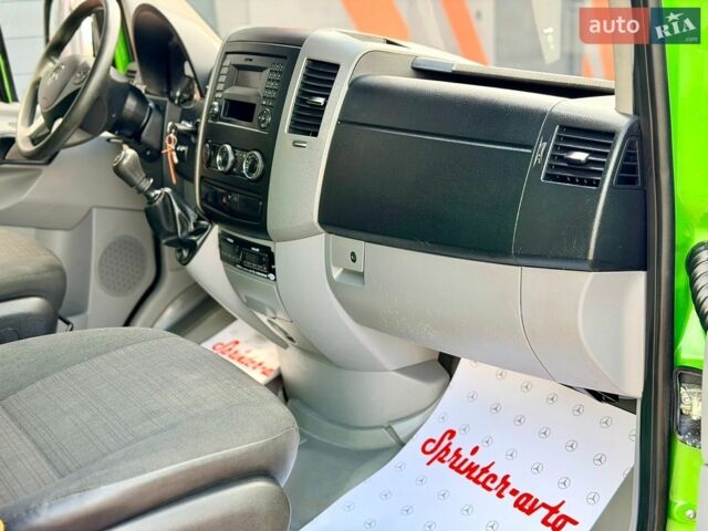 Зелений Мерседес Sprinter, об'ємом двигуна 2.1 л та пробігом 280 тис. км за 24900 $, фото 20 на Automoto.ua