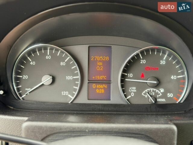 Зеленый Мерседес Sprinter, объемом двигателя 2.1 л и пробегом 278 тыс. км за 24500 $, фото 26 на Automoto.ua