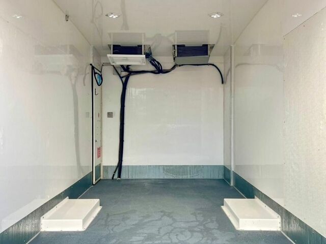 Зелений Мерседес Sprinter, об'ємом двигуна 2.1 л та пробігом 309 тис. км за 24900 $, фото 9 на Automoto.ua