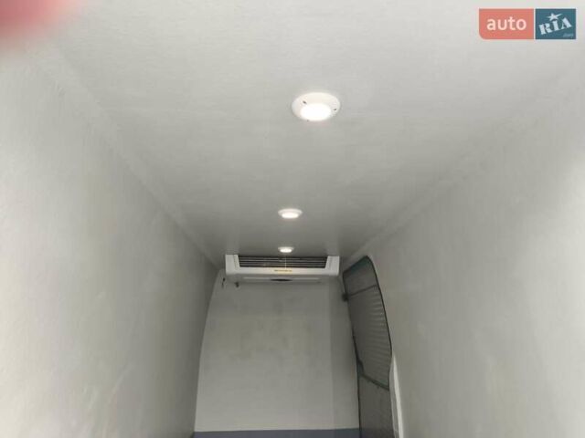 Зелений Мерседес Sprinter, об'ємом двигуна 0 л та пробігом 274 тис. км за 28900 $, фото 13 на Automoto.ua