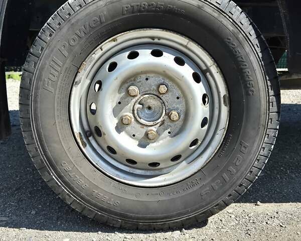 Зеленый Мерседес Sprinter, объемом двигателя 2.15 л и пробегом 350 тыс. км за 10500 $, фото 8 на Automoto.ua