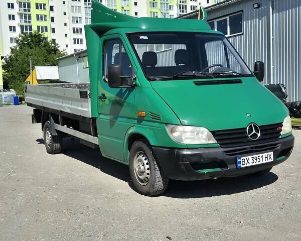 Зеленый Мерседес Sprinter, объемом двигателя 2.15 л и пробегом 350 тыс. км за 10500 $, фото 9 на Automoto.ua