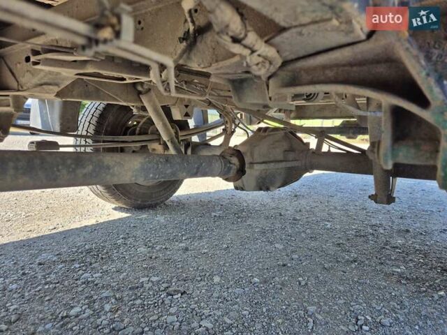 Зеленый Мерседес Sprinter, объемом двигателя 2.15 л и пробегом 350 тыс. км за 10500 $, фото 28 на Automoto.ua