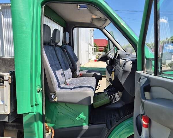 Зеленый Мерседес Sprinter, объемом двигателя 2.15 л и пробегом 350 тыс. км за 10500 $, фото 19 на Automoto.ua