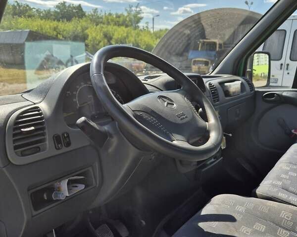 Зеленый Мерседес Sprinter, объемом двигателя 2.15 л и пробегом 350 тыс. км за 10500 $, фото 25 на Automoto.ua