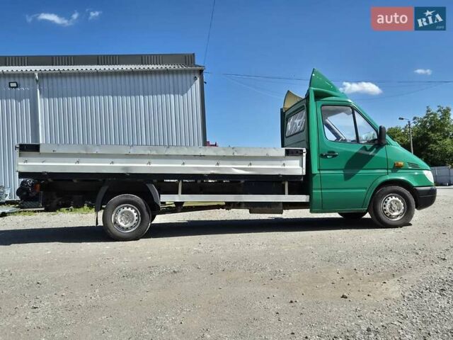 Зеленый Мерседес Sprinter, объемом двигателя 2.15 л и пробегом 350 тыс. км за 10500 $, фото 2 на Automoto.ua