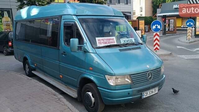 Зеленый Мерседес Sprinter, объемом двигателя 2.87 л и пробегом 1000 тыс. км за 15000 $, фото 1 на Automoto.ua