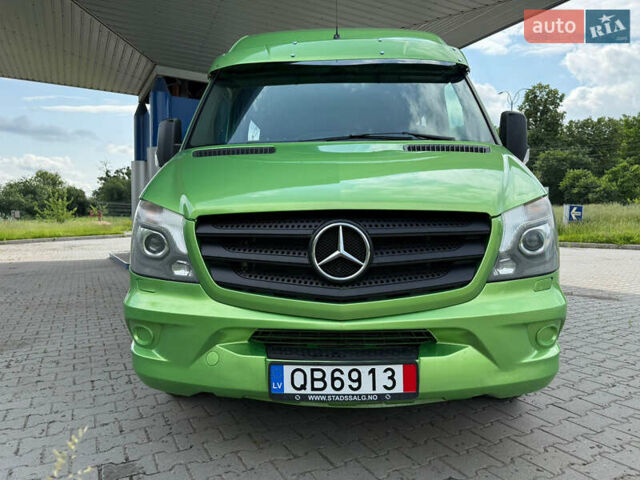 Зеленый Мерседес Sprinter, объемом двигателя 3 л и пробегом 298 тыс. км за 25900 $, фото 1 на Automoto.ua