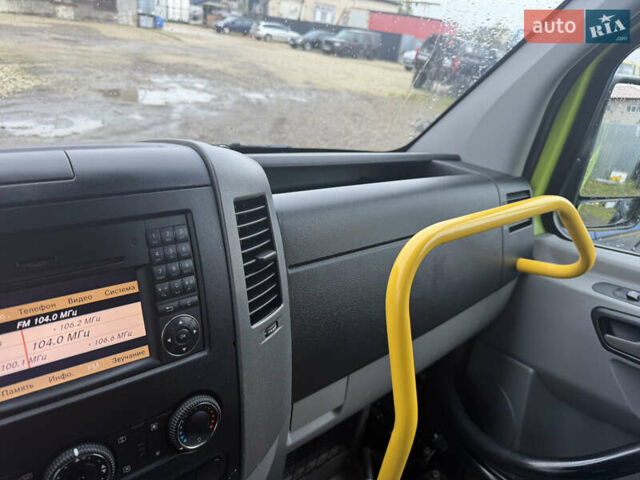 Зеленый Мерседес Sprinter, объемом двигателя 3 л и пробегом 397 тыс. км за 36499 $, фото 7 на Automoto.ua