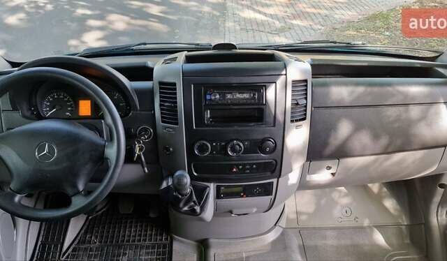 Зеленый Мерседес Sprinter, объемом двигателя 3 л и пробегом 296 тыс. км за 49900 $, фото 28 на Automoto.ua