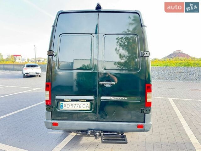 Зеленый Мерседес Sprinter, объемом двигателя 2.7 л и пробегом 460 тыс. км за 7900 $, фото 5 на Automoto.ua