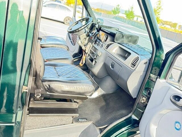 Зеленый Мерседес Sprinter, объемом двигателя 2.7 л и пробегом 460 тыс. км за 7900 $, фото 26 на Automoto.ua