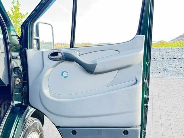 Зеленый Мерседес Sprinter, объемом двигателя 2.7 л и пробегом 460 тыс. км за 7900 $, фото 23 на Automoto.ua