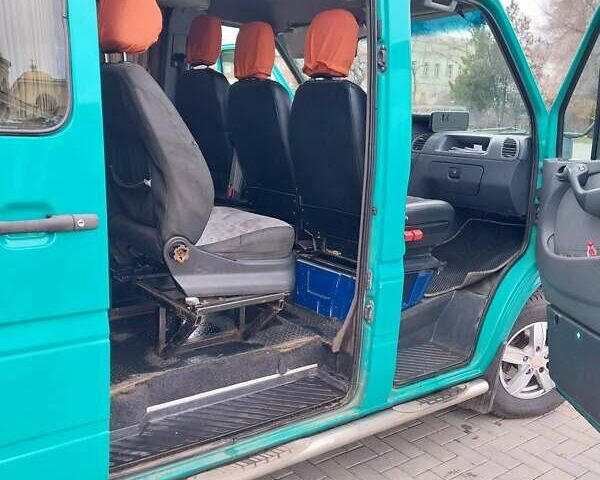 Зеленый Мерседес Sprinter, объемом двигателя 2.15 л и пробегом 465 тыс. км за 10650 $, фото 3 на Automoto.ua