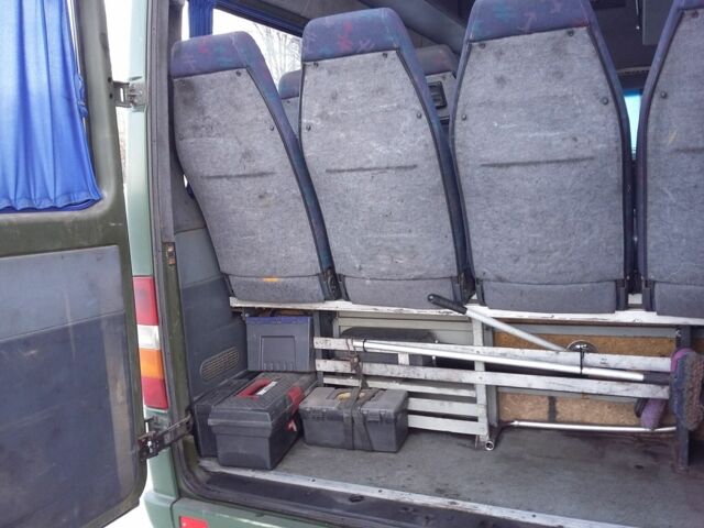 Зеленый Мерседес Sprinter, объемом двигателя 2.9 л и пробегом 600 тыс. км за 10000 $, фото 7 на Automoto.ua