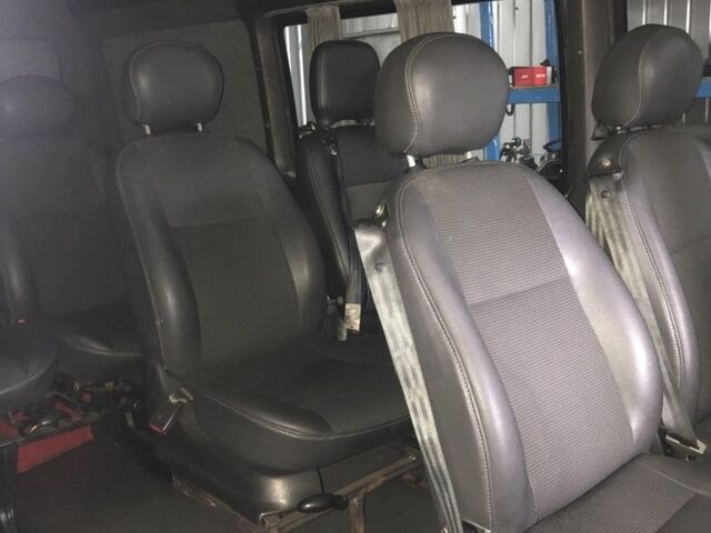 Зеленый Мерседес Sprinter, объемом двигателя 2.7 л и пробегом 100 тыс. км за 6500 $, фото 1 на Automoto.ua