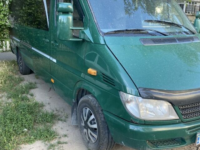 Зеленый Мерседес Sprinter, объемом двигателя 2.7 л и пробегом 100 тыс. км за 6500 $, фото 7 на Automoto.ua