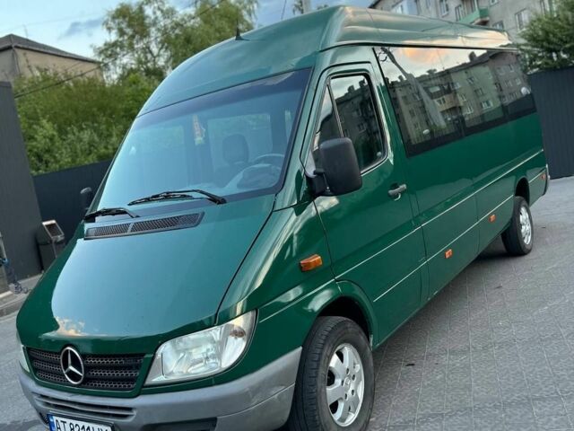 Зеленый Мерседес Sprinter, объемом двигателя 2.7 л и пробегом 450 тыс. км за 11000 $, фото 4 на Automoto.ua