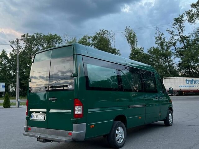 Зеленый Мерседес Sprinter, объемом двигателя 2.7 л и пробегом 450 тыс. км за 11000 $, фото 3 на Automoto.ua