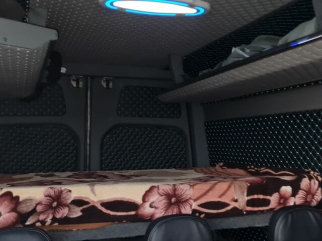 Зеленый Мерседес Sprinter, объемом двигателя 2.1 л и пробегом 600 тыс. км за 14000 $, фото 7 на Automoto.ua