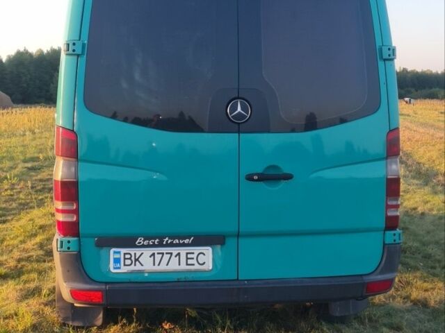 Зеленый Мерседес Sprinter, объемом двигателя 2.1 л и пробегом 600 тыс. км за 14000 $, фото 2 на Automoto.ua