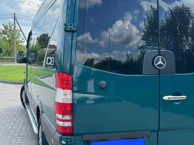 Зеленый Мерседес Sprinter, объемом двигателя 2.2 л и пробегом 380 тыс. км за 20500 $, фото 3 на Automoto.ua